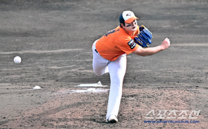 '3볼→위기 삭제' 김서현 무실점은 위안, 지바 롯데전 0-18 대패한 한화[오키나와 현장]