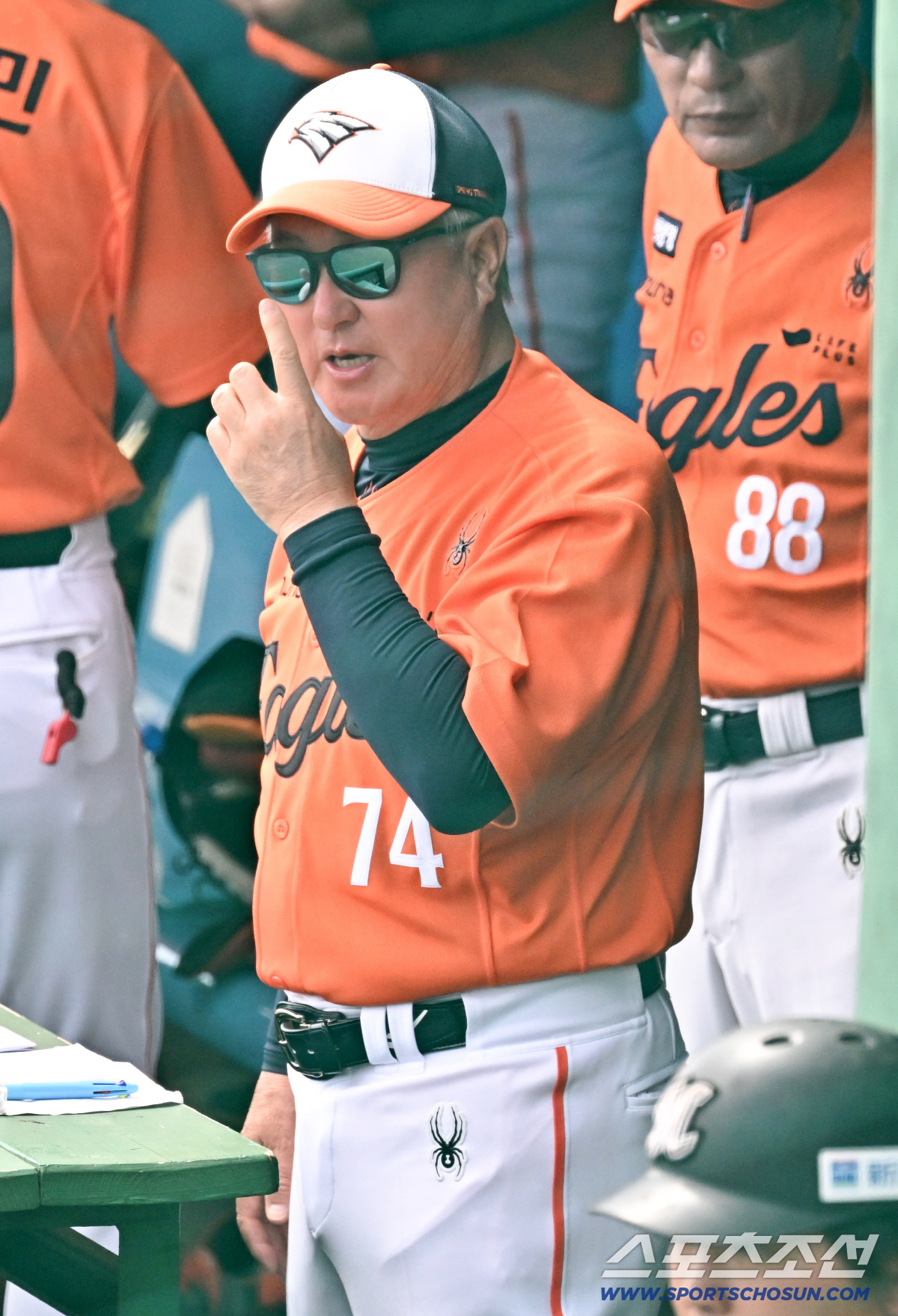 '3볼→위기 삭제' 김서현 무실점은 위안, 지바 롯데전 0-18 대패한 …