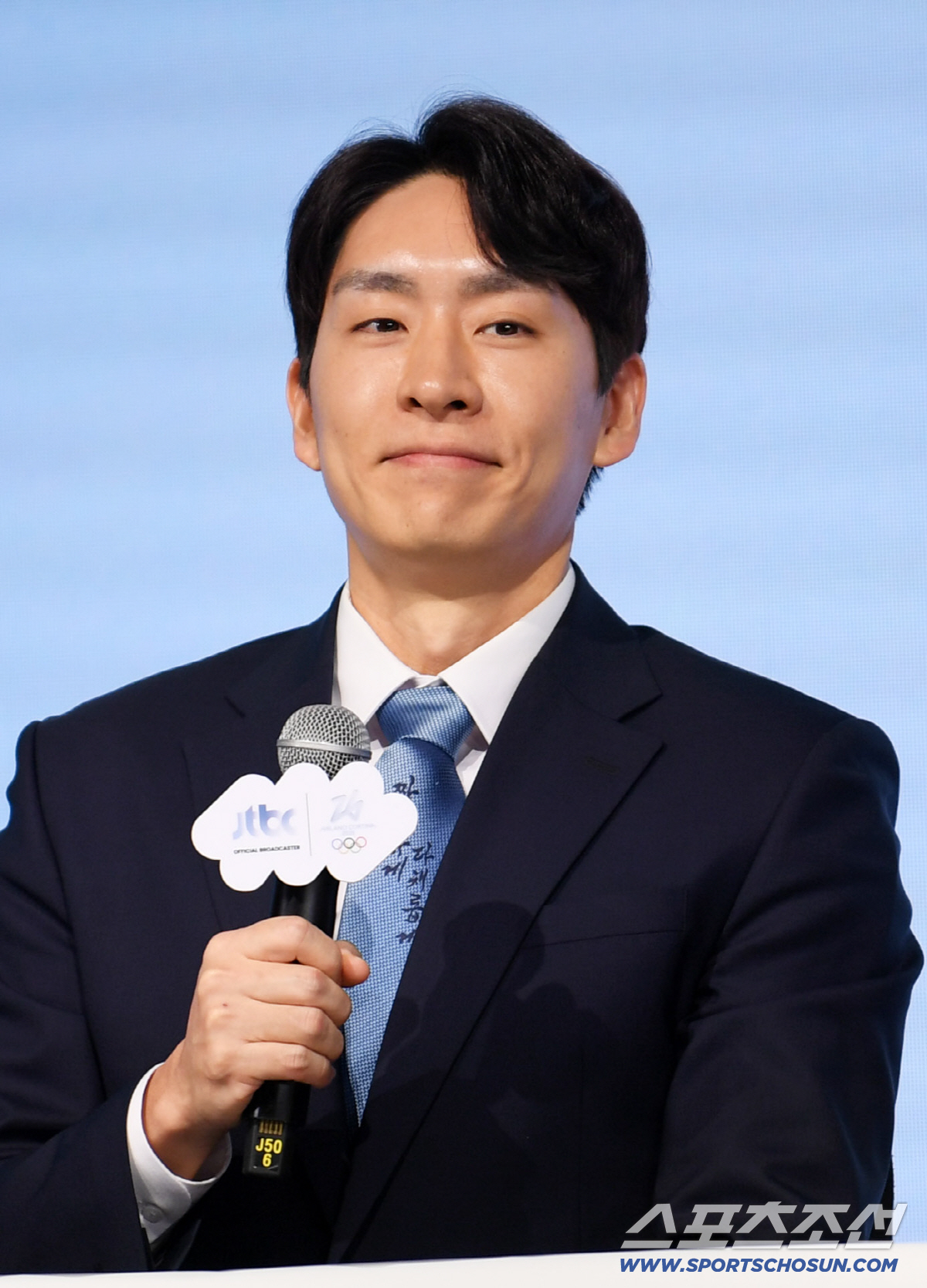 24년 만의 노메달, '후배들의 분투' 응원하며 바라본 '철인' 이승훈.…