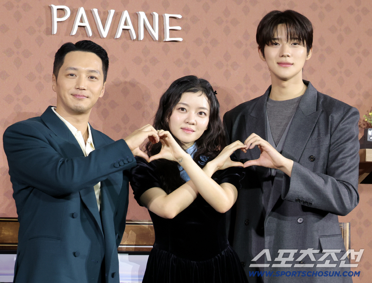 [인터뷰③] 이종필 감독 "10년간 기다려준 고아성→문짝남 문상민만의 감…