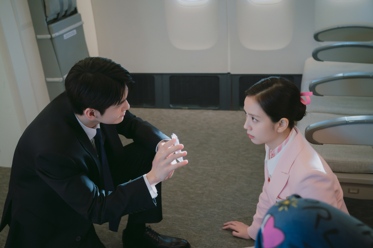 서강준에 이수혁, 박재범까지..지수, '월간남친'으로 로맨스 구독