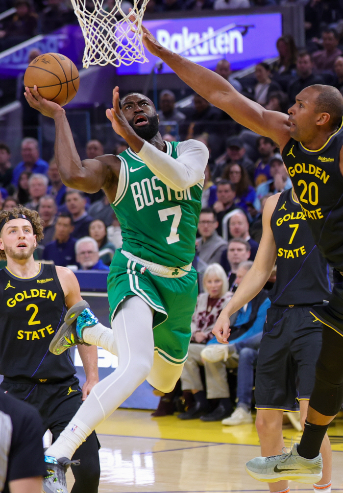 제이슨 테이텀과 신경전? 보스턴 에이스 제일런 브라운 "나는 최고의 공수 겸장이자 리더"