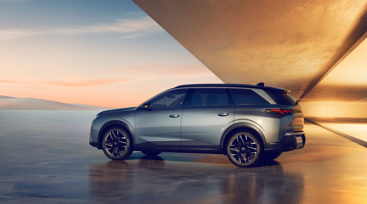 4800만원대 '입문용수입 SUV'의 반란, 푸조 올뉴 5008 스마트하…