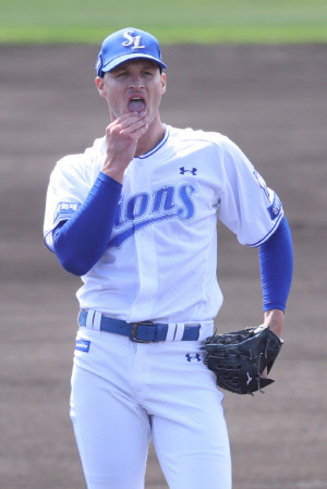 외인 최고구위라며?  '최고 148㎞' 맷 매닝, 한화 화력에 휘청, ⅔이닝 4실점 '뭇매', 하지만…[오키나와 현장]