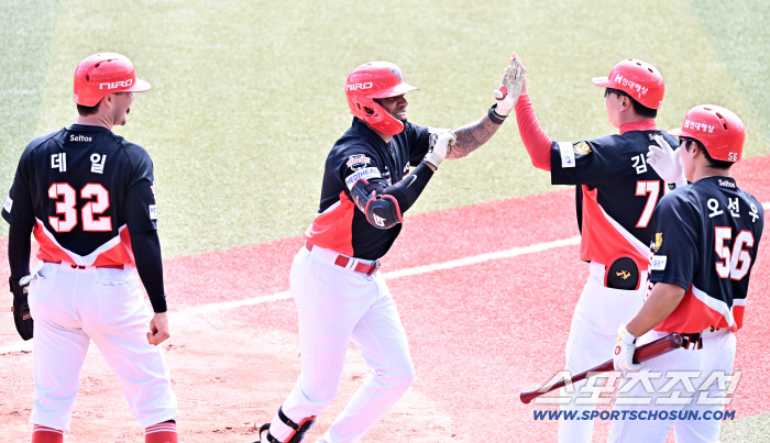 '박해민 3안타 맹활약' 류지현호, '카스트로 홈런' KIA 제압…연습경기 3연승 행진 [오키나와 현장]