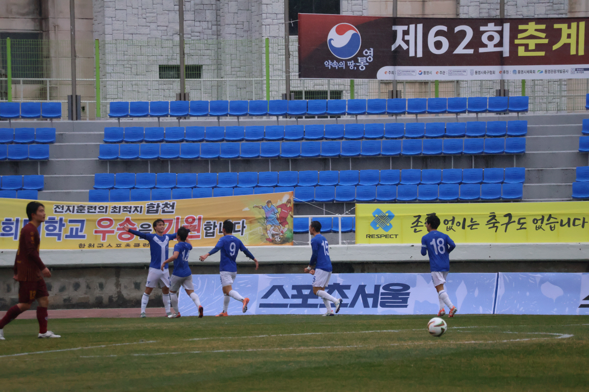 '공격수 출신' 최태호 연세대 감독의 지론, "수비가 안정되야 공격이 산…
