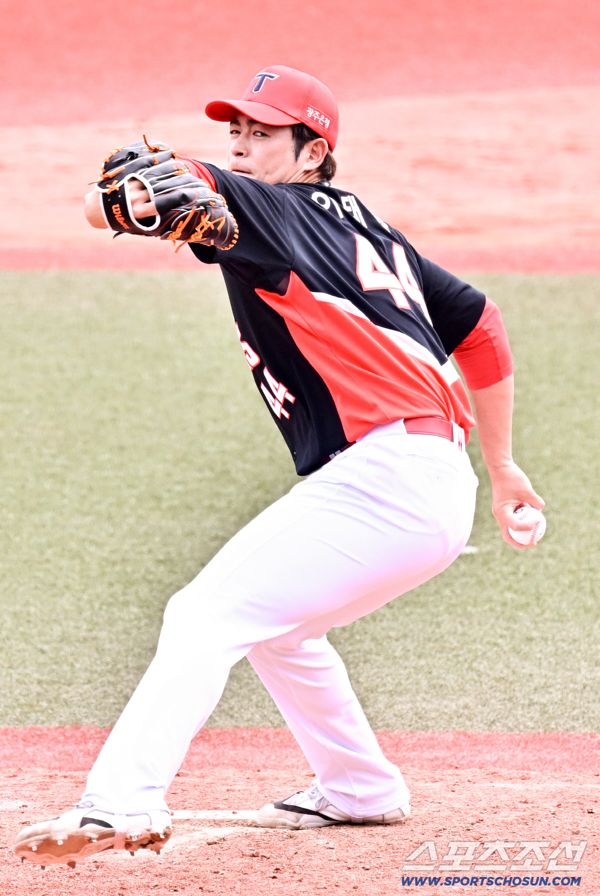 이러니 한화에 풀어달라 간청했지…KIA '6.7억 쾌척' 이유 증명했다