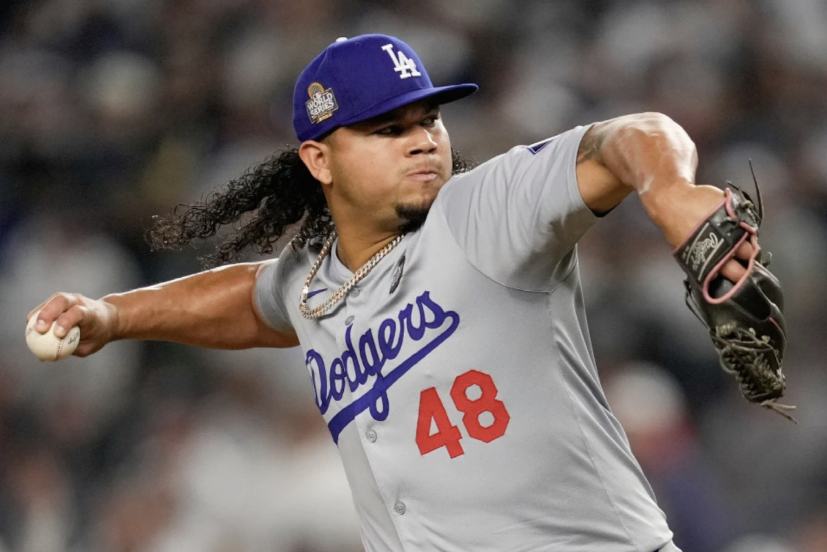 다저스에 또 '부상악몽' 스물스물 → 어깨 조심해!…2600억 선발투수도…