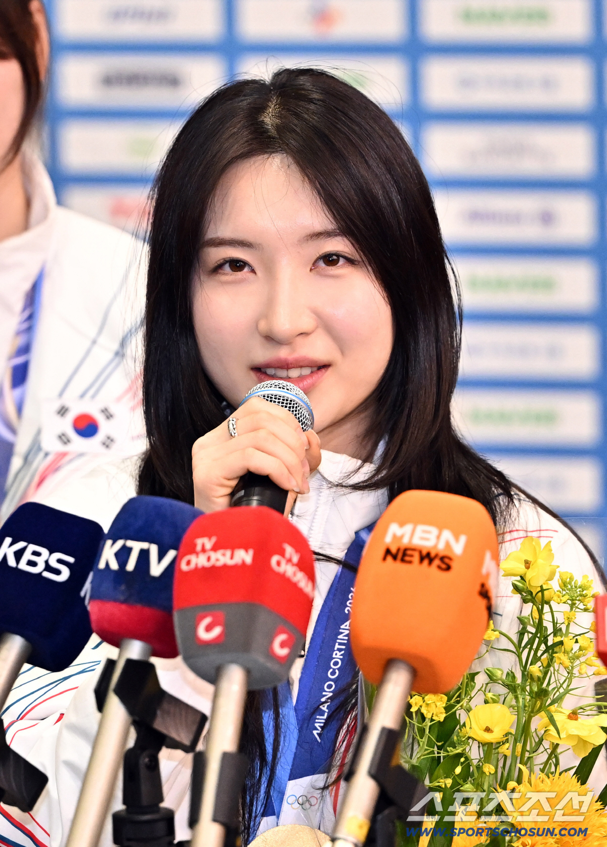 2026 밀라노·코르티나담페초 동계올림픽을 마친 쇼트트랙 2관왕 김길리가 24일 인천국제공항을 통해 귀국한 뒤 소감을 밝히고 있다. 인천공항=허상욱 기자 wok@sportschosun.com/2026.02.24/