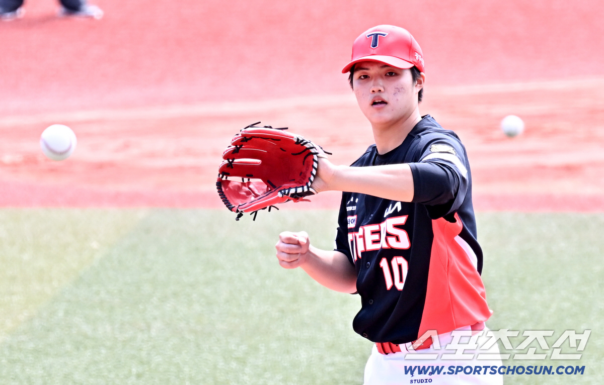 5선발 시험대서 무너진 김태형...4볼넷 난조→이범호 감독, 경기 직후 …