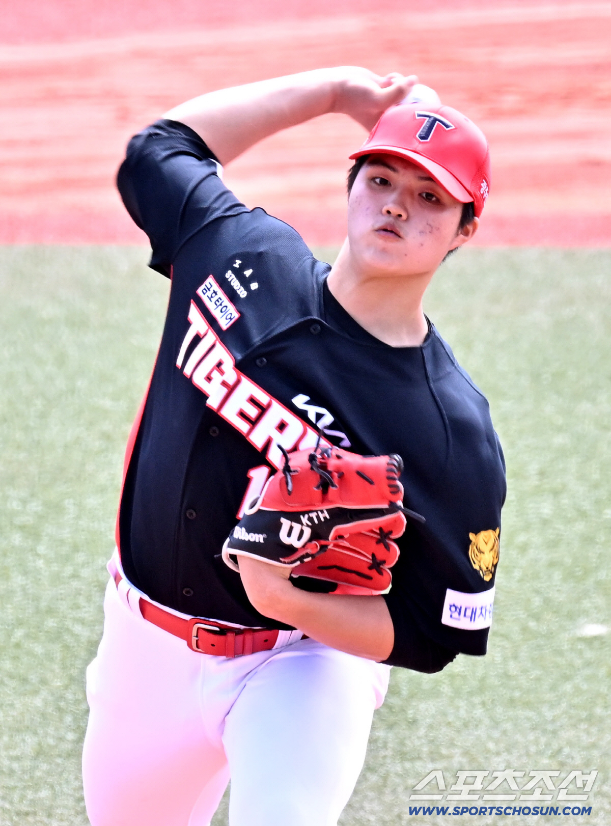 5선발 시험대서 무너진 김태형...4볼넷 난조→이범호 감독, 경기 직후 …