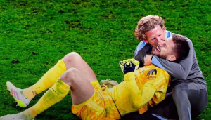 '수호신 빛카리오'로 불렸는데→골키퍼 충격 방출! '돌풍의 랑스 수문장' 온다…