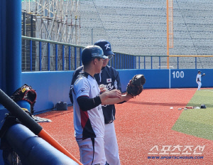 '양의지 스승'이 '상무 포수'를 따로 불렀다, '명포수 레슨' 선물…
