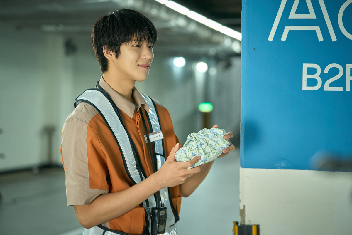 '은애도적'→'파반느'까지..문상민, '청춘의 얼굴' 됐다