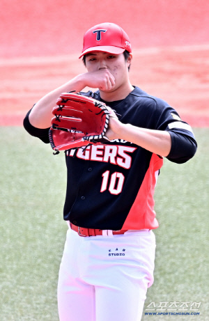 '충격 6실점' KIA 1, 2순위 이렇게 흔들릴 줄이야…5선발 경쟁 심상치 않다