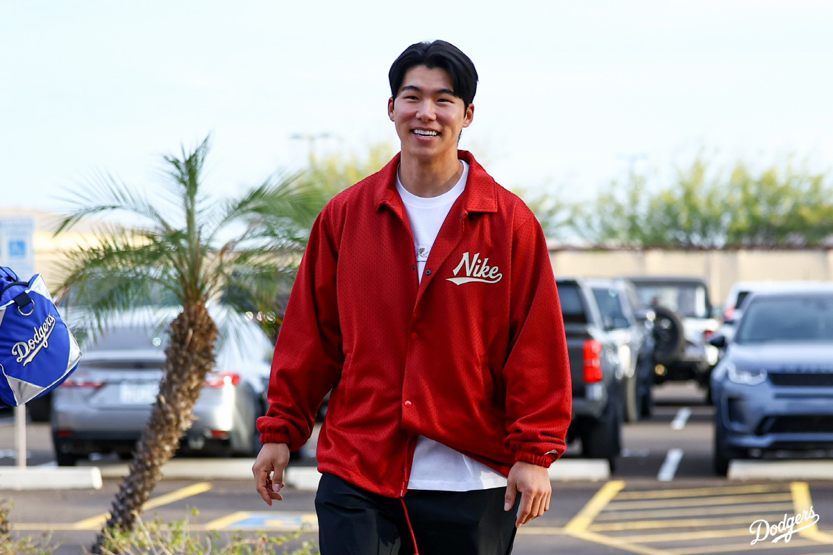 '혜성이 이제 좀 치네!' 로버츠 감독의 선구안 칭찬…다저스 2루수 '주…