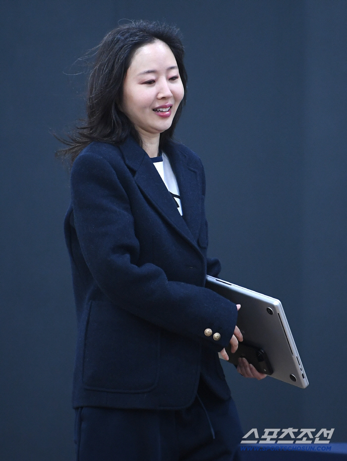 민희진에 뉴진스는 어떤 존재?…한달전 부모 탓하더니, 멤버 위해 256억 포기?[SC이슈]