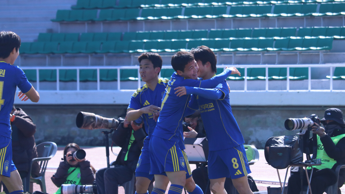 "골골골골골" '대학계의 PSG' 울산대, '미친 화력'으로 전주대 5-…