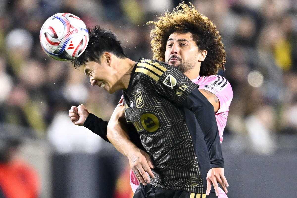 '쏘니 제발 나랑 유니폼 좀 교환해줘' 너무 급했던 그 선수, 손흥민 '…