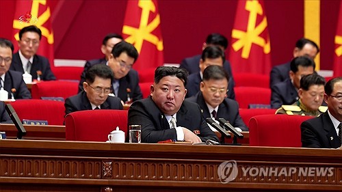 김정은 "핵무기 늘리고 수중발사 ICBM·위성공격 특수자산 개발"(종합)