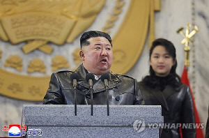 美와 대화 여지 열어둔 김정은, 南향해선 