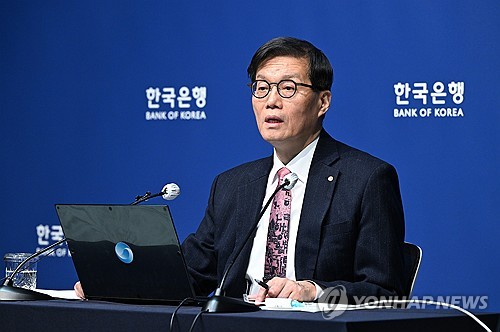 한은총재 "금리점도표 도입, 임기전 마무리하는 게 좋다고 생각"