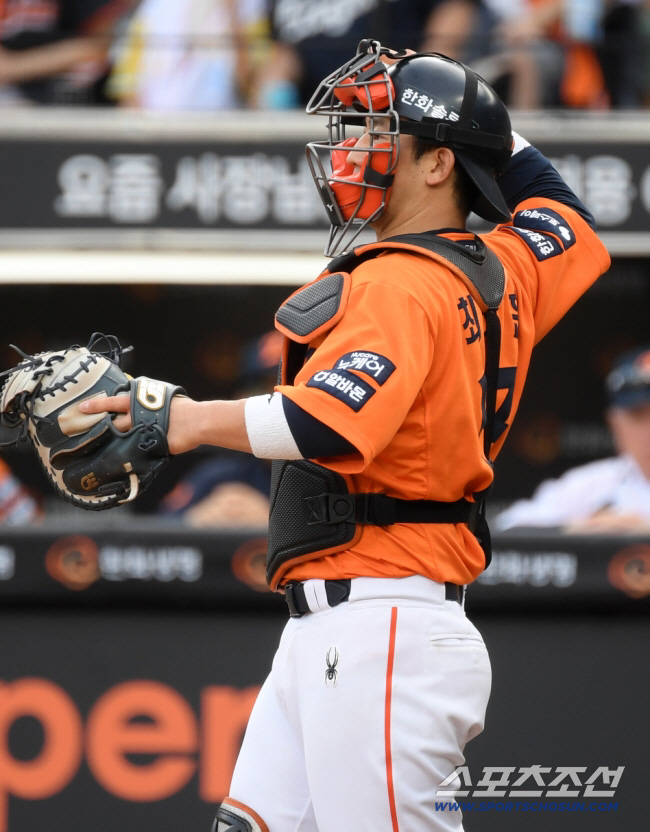 "부러진 손가락으로 내 공을…" 울컥한 톱 파이어볼러, 국대 탈락 상심보…