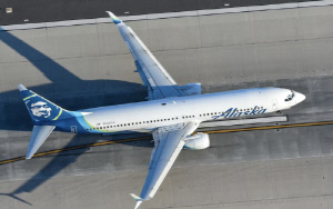 이륙 15분 만에 비행기 내 보조배터리 화재 긴급 착륙…