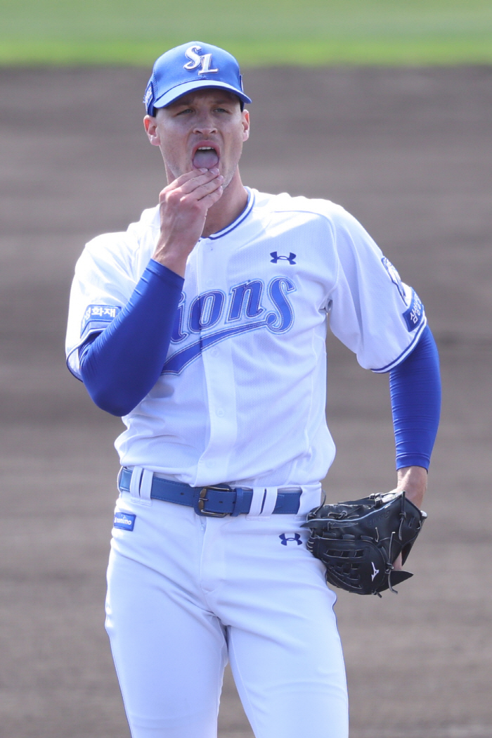 [오키나와속보]삼성 대형악재 충격! 매닝, 팔꿈치 통증 귀국→검진 후 교체여부 판단, 한화전 참사 후 