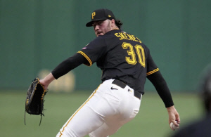 美 대표팀 에이스 초정밀 기계에 당했다! 2.54㎜ S→B로 둔갑시킨 거포, 그래도 99마일로 4K 호투