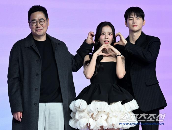 '월간남친' 김정식 감독 "지수 연기? 노력이 재능을 이길 수 있어"