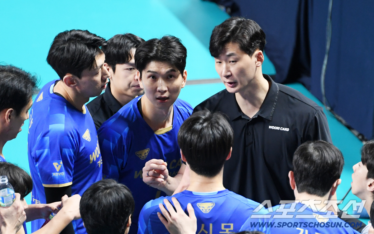 스타 출신 지도자는 무조건 망한다? 박철우가 편견을 깨부수고 있다 "처음…