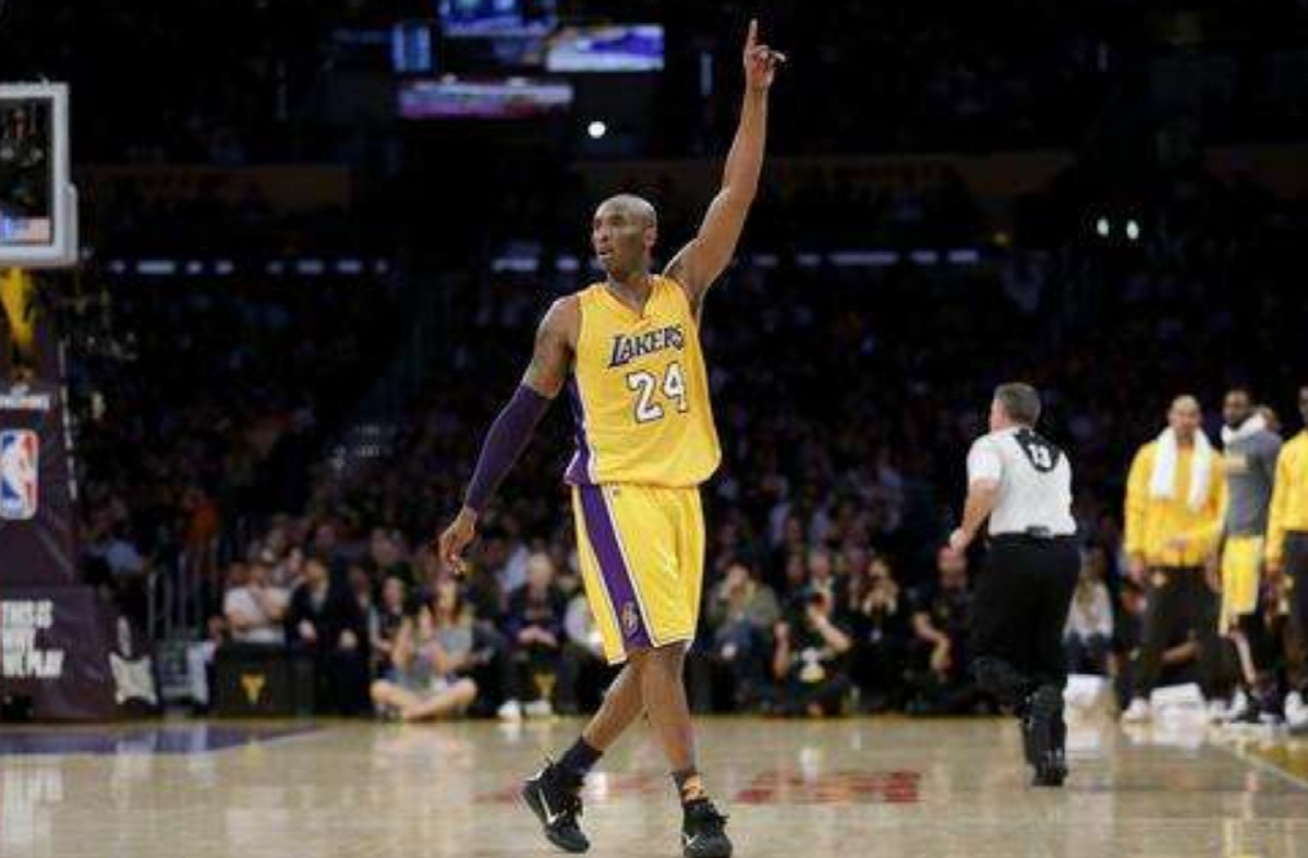 코비를 상징하는 '블랙 맘바'. 마이클 조던의 애칭이 될 뻔했다. 美 매…