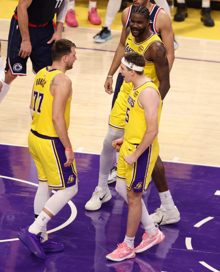 루카+르브론+리브스 조합 최악! 포지션 중복 마지노선 넘었다. 최악의 데이터. 美 매체 "3명 함께 뛸 때 리그 최악의 공격력"