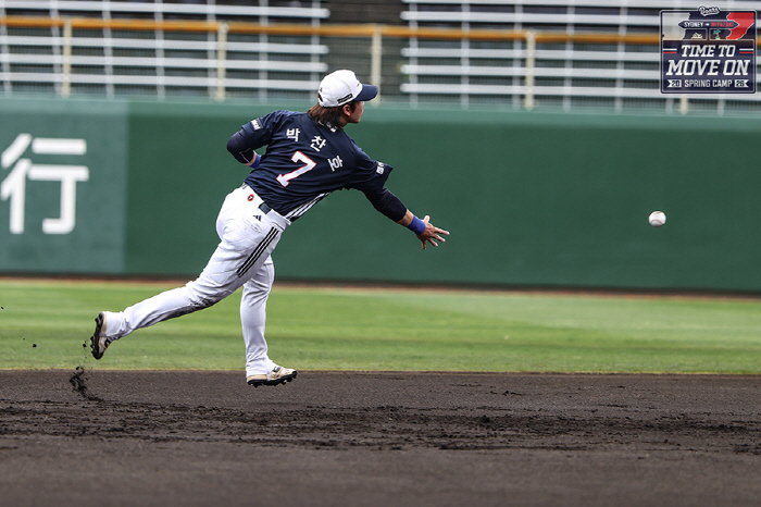 후훗, '그건 일상적인 플레이'입니다만? → '호수비 화제' 박찬호, 느…