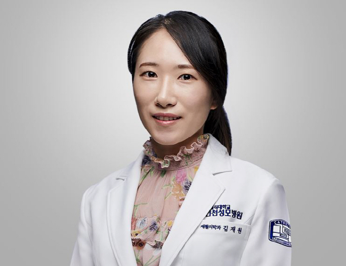 아이 또래보다 잘 못 걷고 말 늦다면, 발달 지연 의심