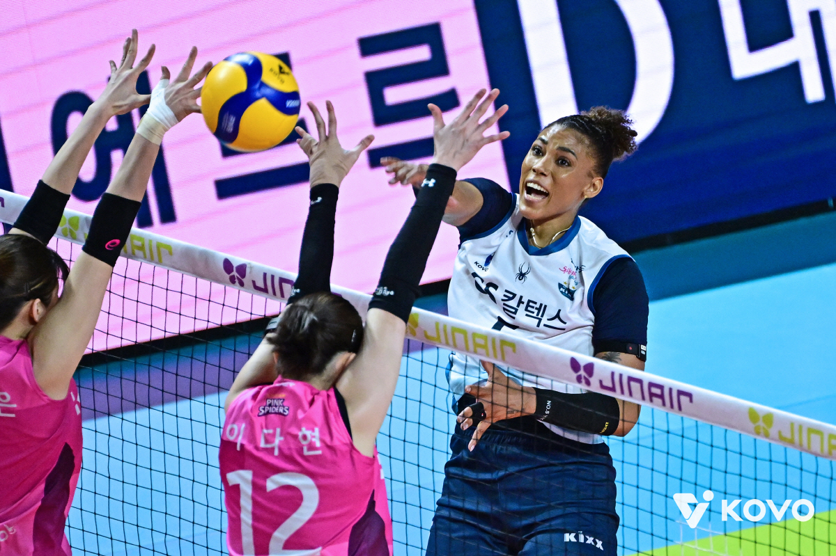 실바 24득점 원맨쇼 → 77분만에 셧아웃! '오세연 컴백' GS칼텍스,…