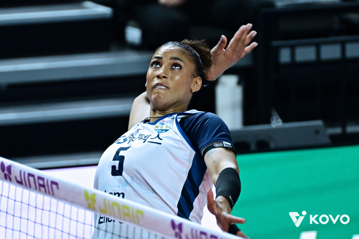 실바 24득점 원맨쇼 → 77분만에 셧아웃! '오세연 컴백' GS칼텍스,…