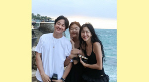 윤혜진, 딸 선화예중 합격 기념 발리行..엄태웅 합류에 '완전체' 훈훈