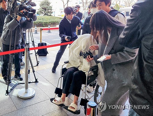 의협 "반포대교 차량 추락 사고 약물 출처 철저히 수사해야"