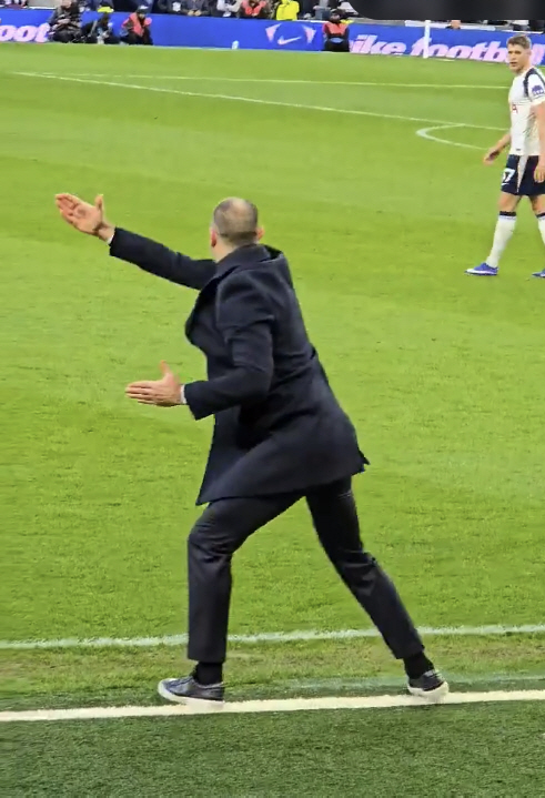 "판더펜의 감독 지시 패싱? 사실이 아냐!" 아스널전 대패후 루머 일파만…