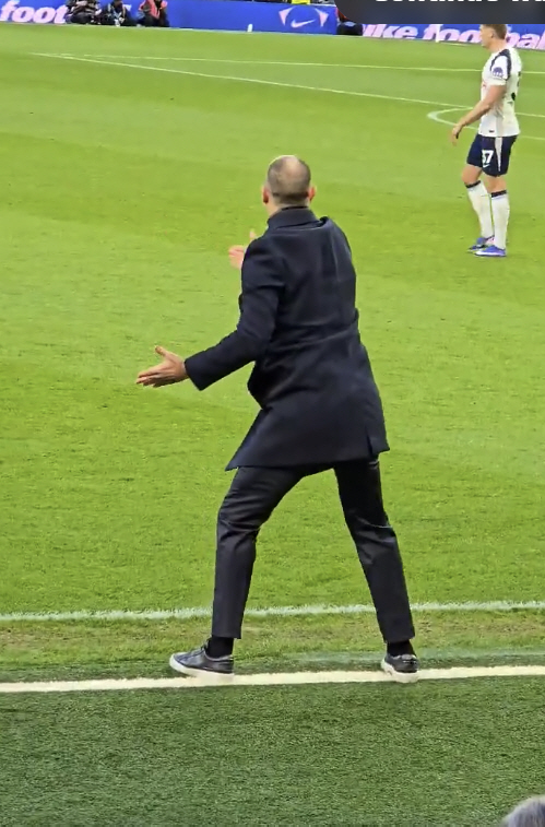 "판더펜의 감독 지시 패싱? 사실이 아냐!" 아스널전 대패후 루머 일파만…