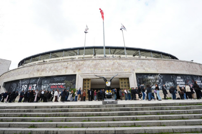 '韓 공격수 사인 받을래!' 오현규, 현지서 인기 대폭발…3시간만 16억…