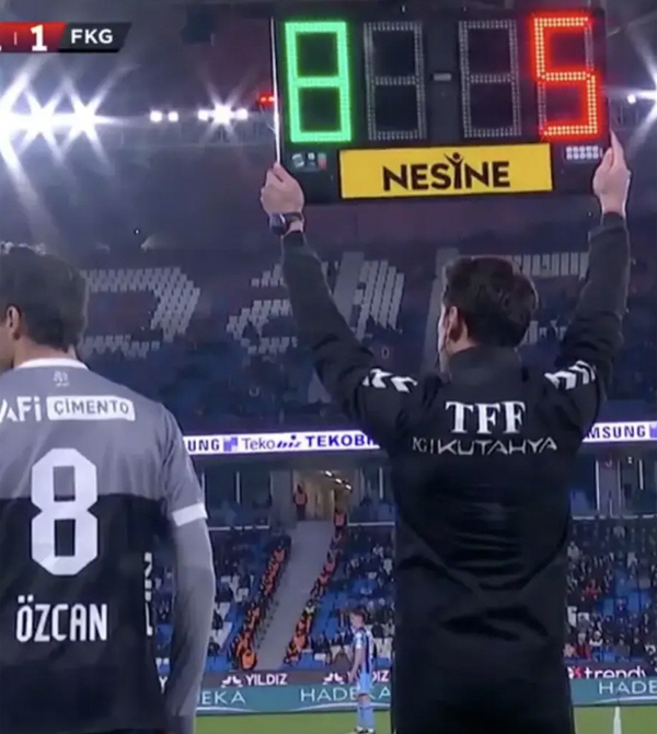 "저를 왜 교체해요? 안 나가요, 안 나가요" '케파의 교체거부 사태' …