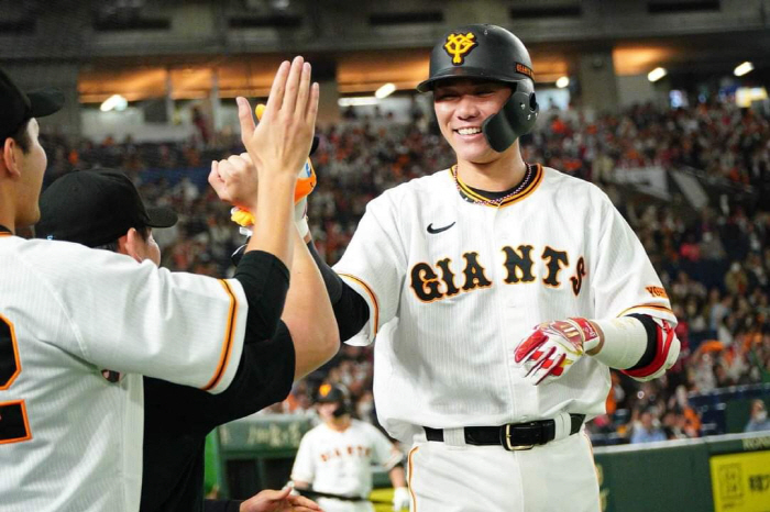 "2000안타↑ 한일 전설이 만났다" 日 언론의 난리법석, 강민호가 찾아…