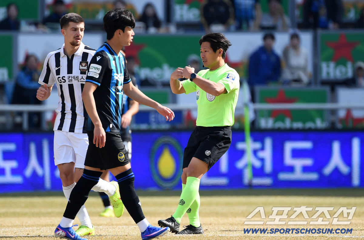 2026년 K리그1 '1호 교체'는 선수 아닌 이동준 심판→전반 2분 부…
