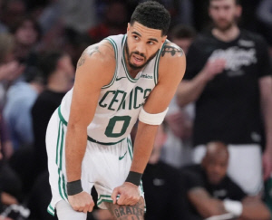 제이슨 테이텀 '태풍의 눈'이 됐다. 예상 밖 동부 2위 보스턴  테이텀 복귀 임박. NBA 판도를 완전히 바꿀까