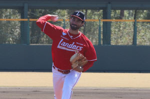 최정예 총출동! 김재환도 안타쳤다! SSG 18안타 대폭격 → 라쿠텐 2군 13-4 완파. 사실상 개막전 라인업 [미야자키 현장]