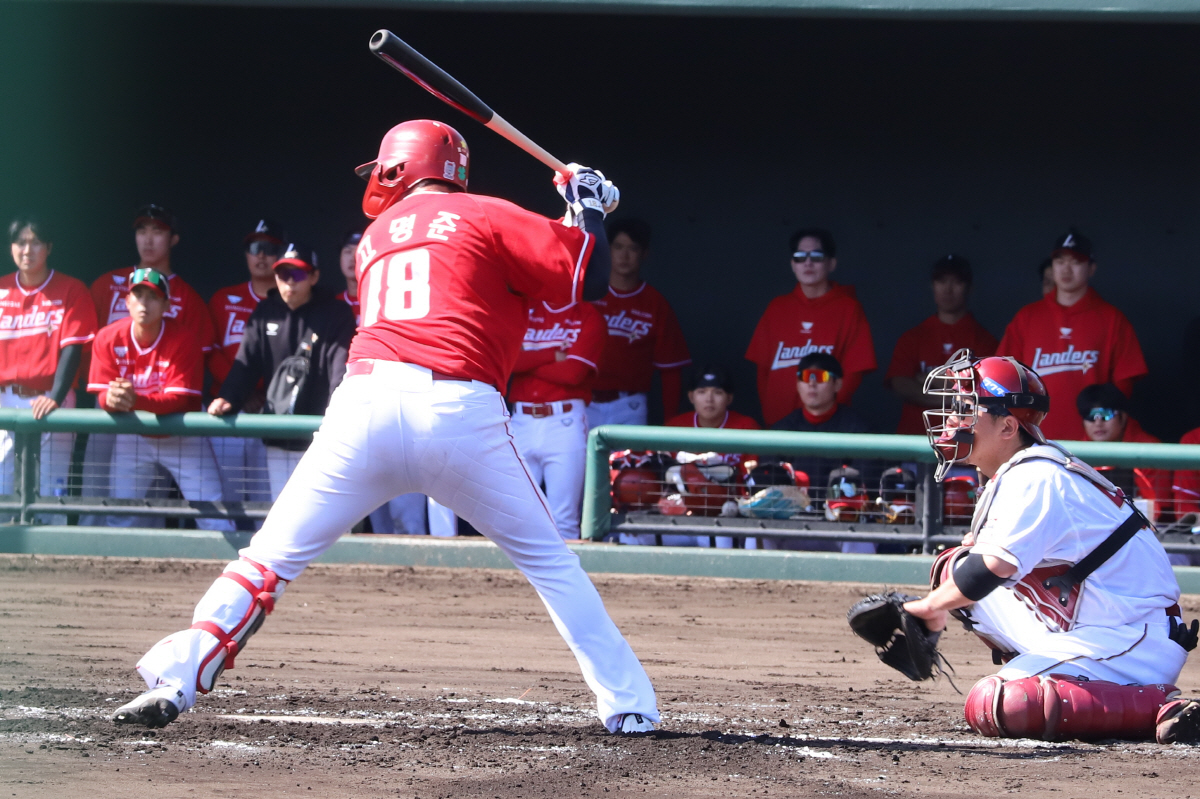 최정예 총출동! 김재환도 안타쳤다! SSG 18안타 대폭격 → 라쿠텐 2…