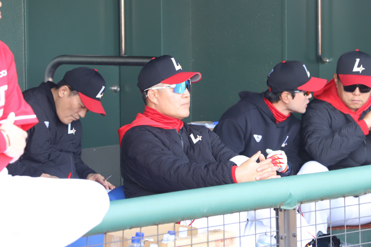 힘 조절 실패? SSG 최정예, 라쿠텐 2군 박살 → 이숭용 감독도 흐뭇…